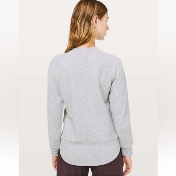 Lululemon Catch A Moment Crew Heathered Core Sweatshirt Light Grey Size 6 - Picture 2 of 13